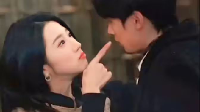 總裁夫人當膩了，今天開始好好打工(全集)