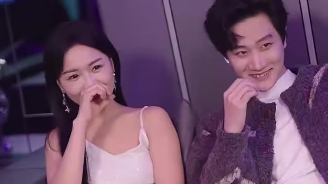 攤牌了，我不裝了(全集)