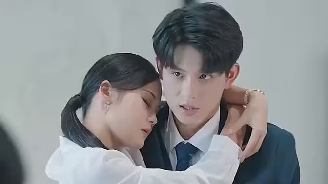 重生后，虐文霸總拿了寵妻劇本(全集)